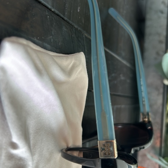 Tory Burch sunglassses - Picture 2 of 3